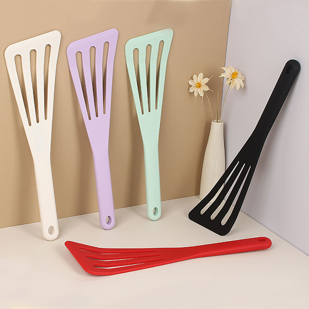 Okonomiyaki Spatula - Pala de drenaje inclinada de silicona